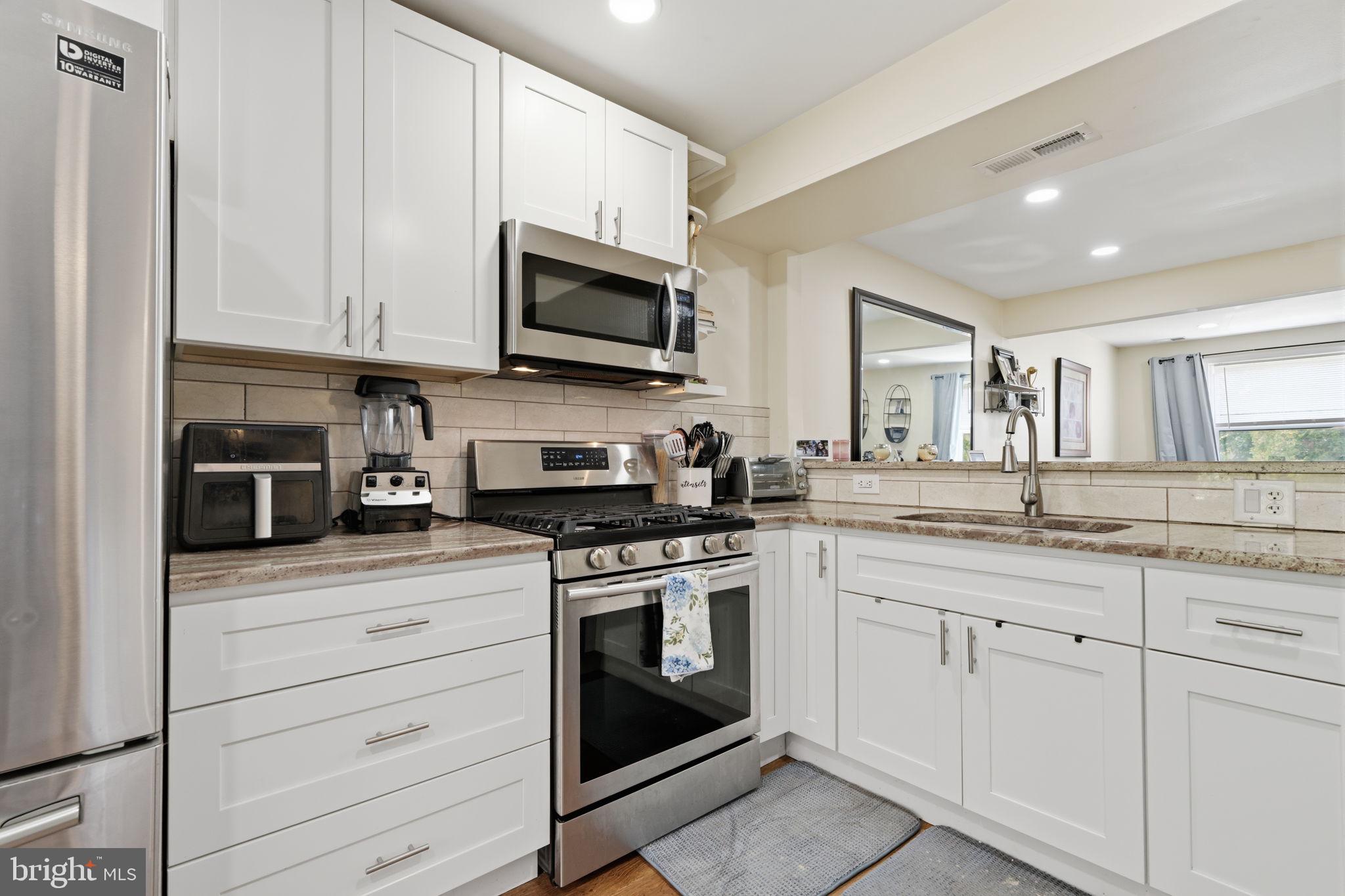 13073 Townsend Road Philadelphia, PA 19154 - Photo 10 of 31 Gallery Image 10