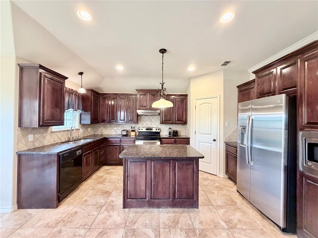 5617 Yellow Brick Road Abilene, TX 79602 - Photo 4 of 26