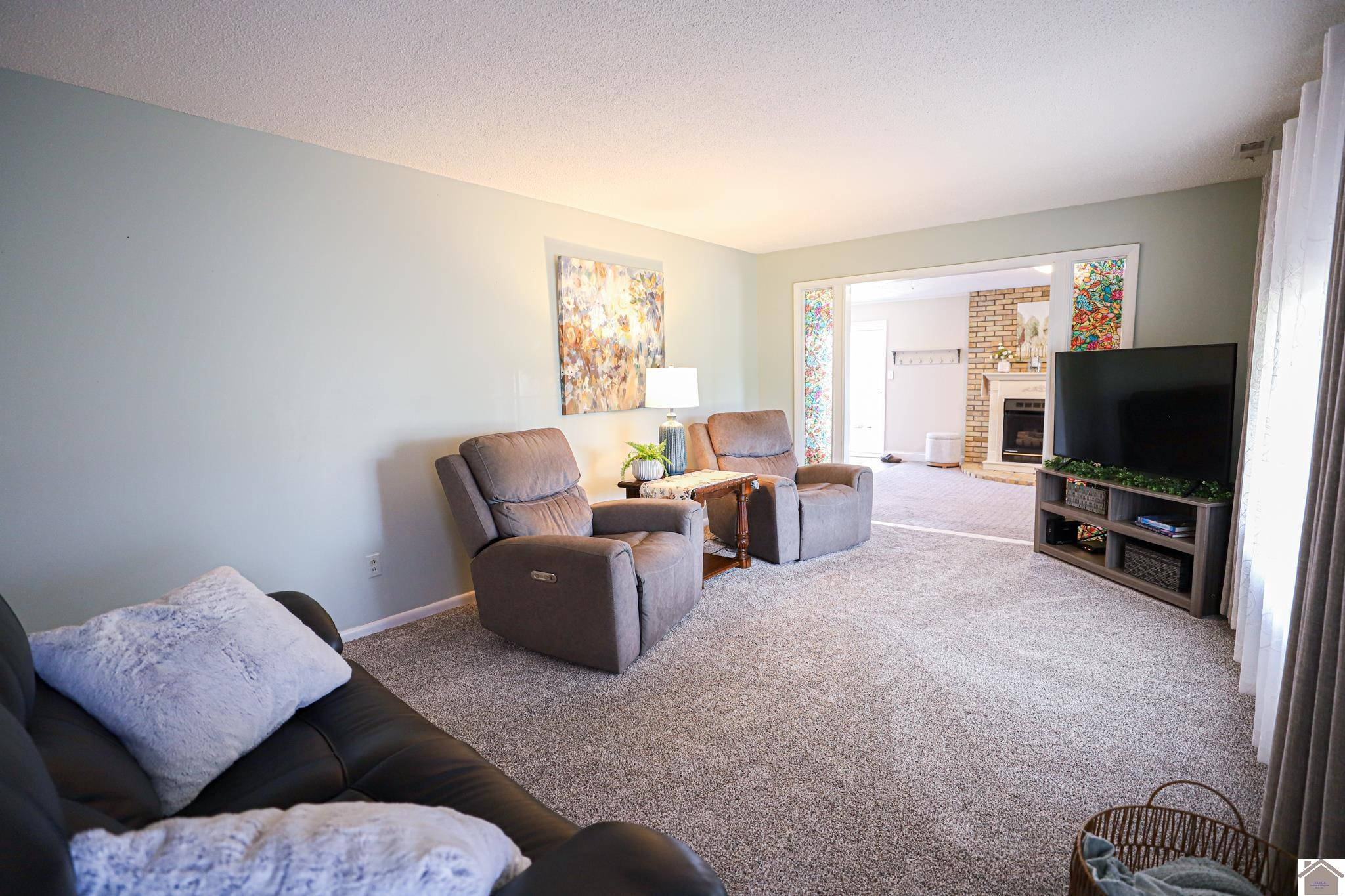 394 Crews Road Wickliffe, KY 42087 - Photo 7 of 38 Living Room