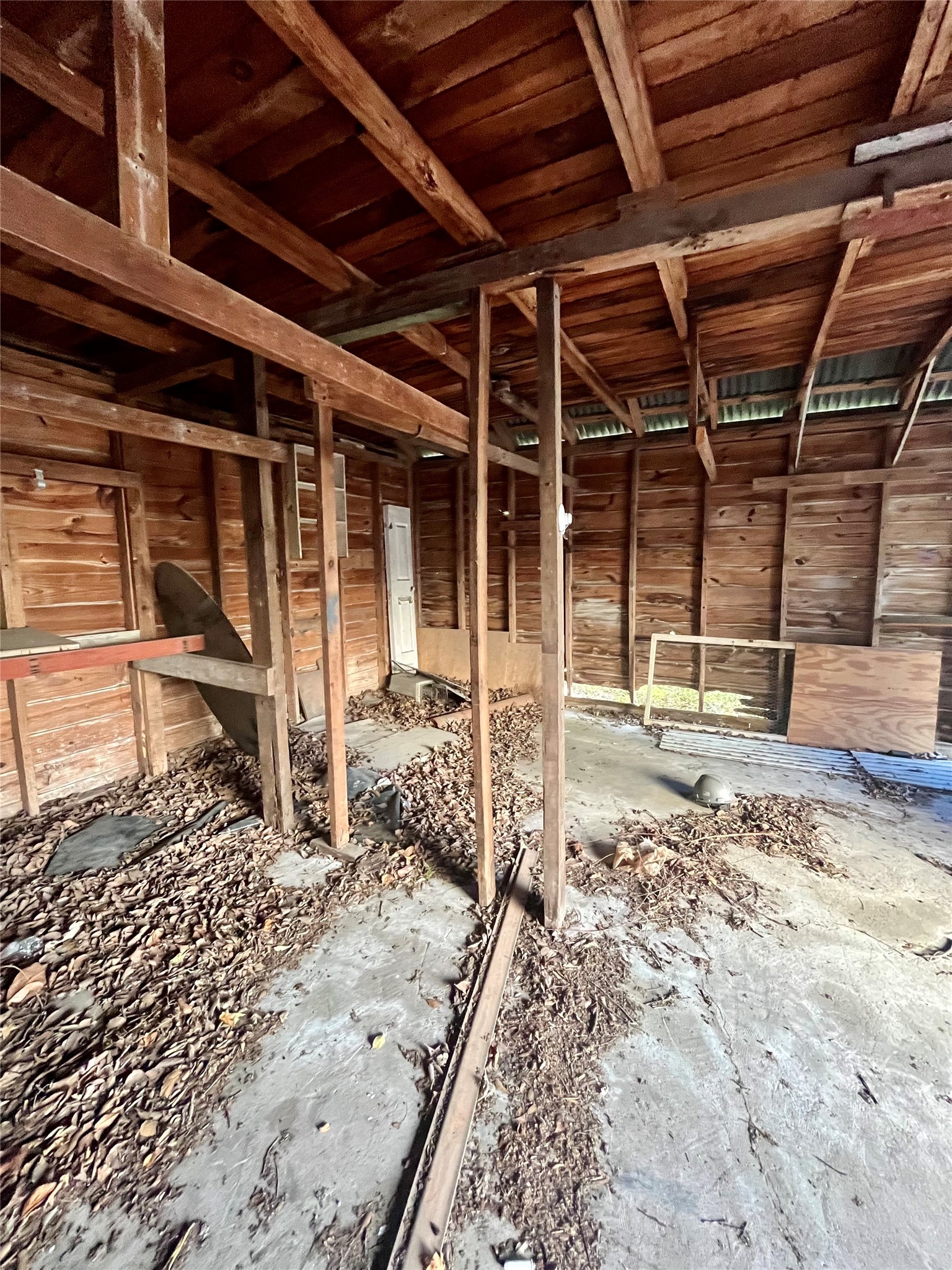 5845 Darling Street Houston, TX 77007 - Photo 23 of 27 a view of a backyard of a house