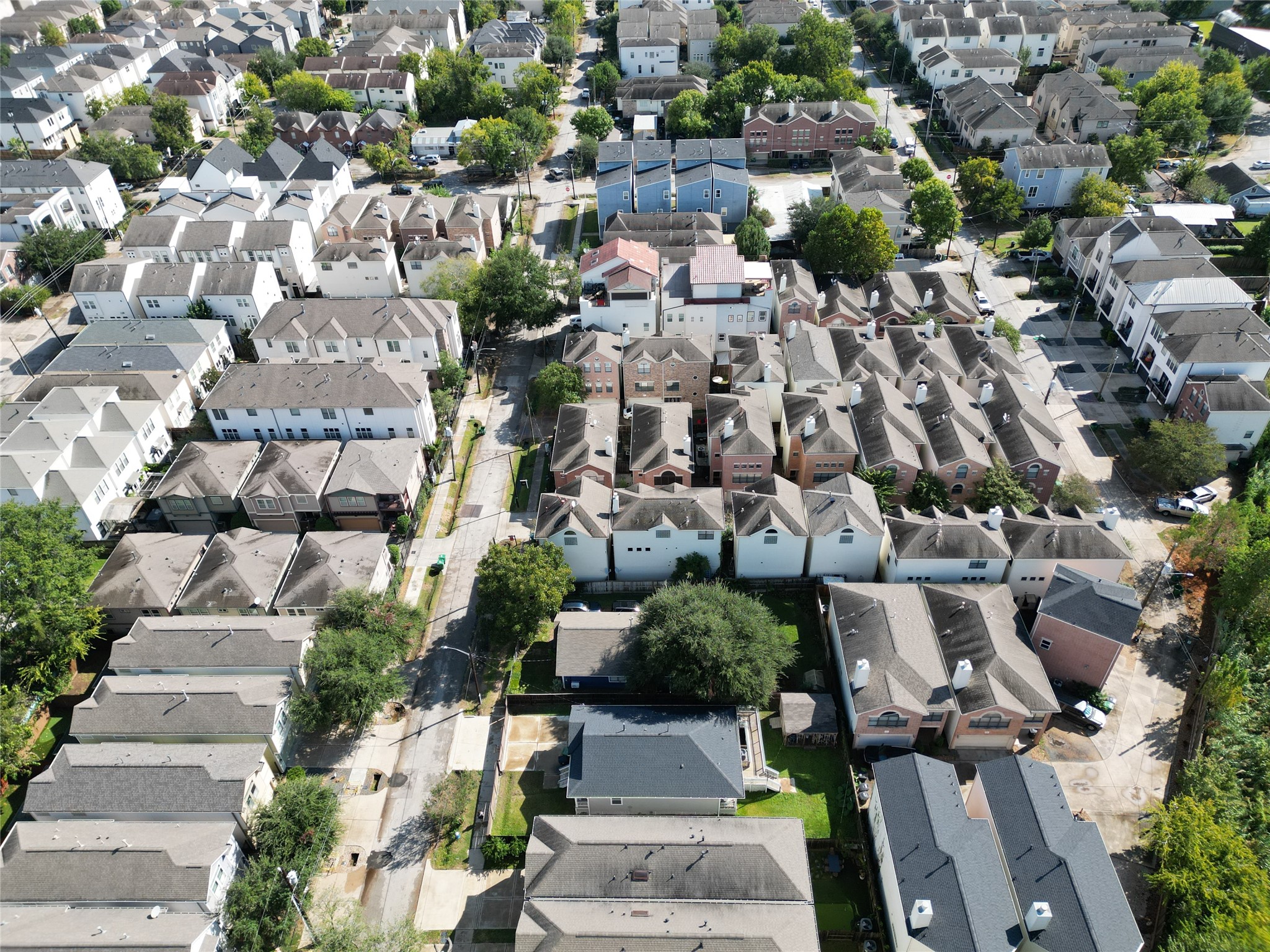 5845 Darling Street Houston, TX 77007 - Photo 4 of 27 an aerial view of multiple house