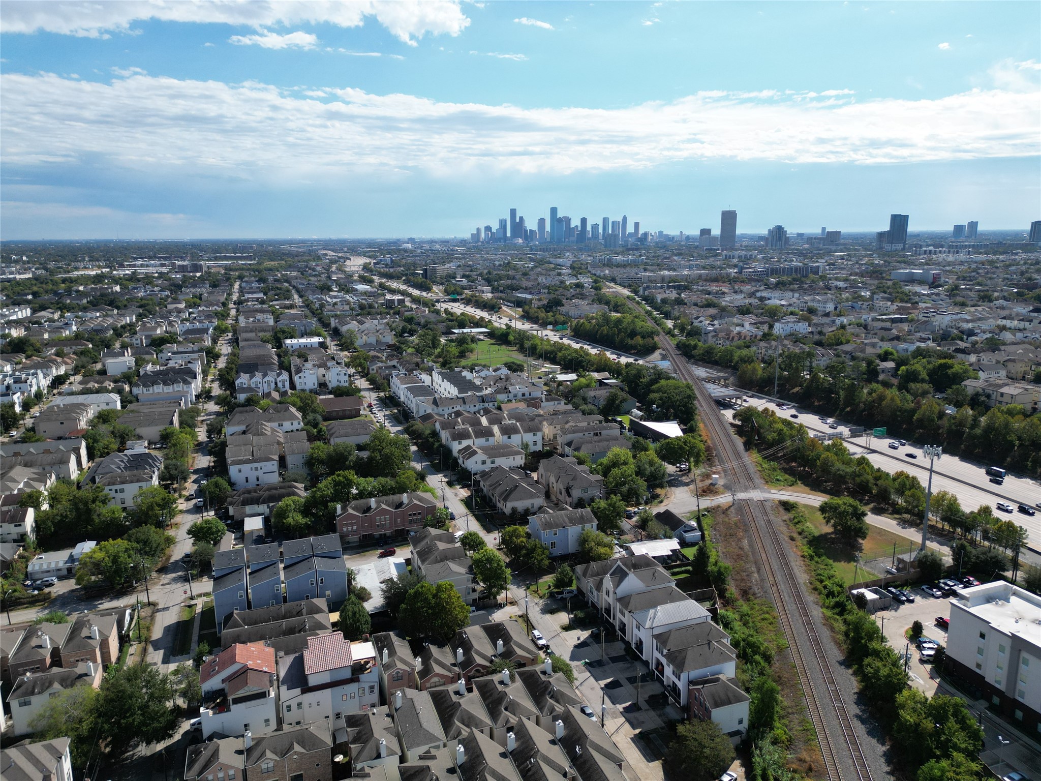 5845 Darling Street Houston, TX 77007 - Photo 5 of 27 an aerial view of multiple house