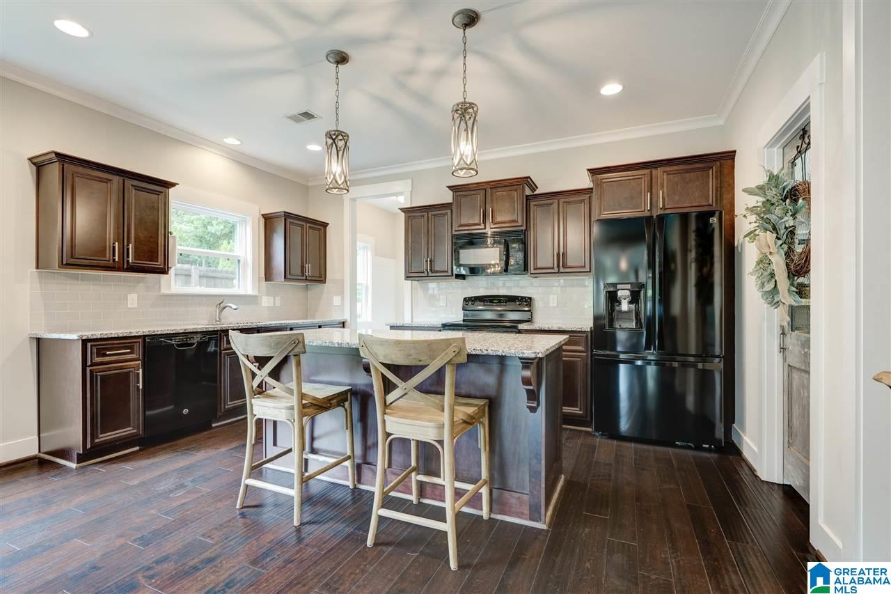 968 Valley Circle Leeds, AL 35094 - Photo 7 of 23