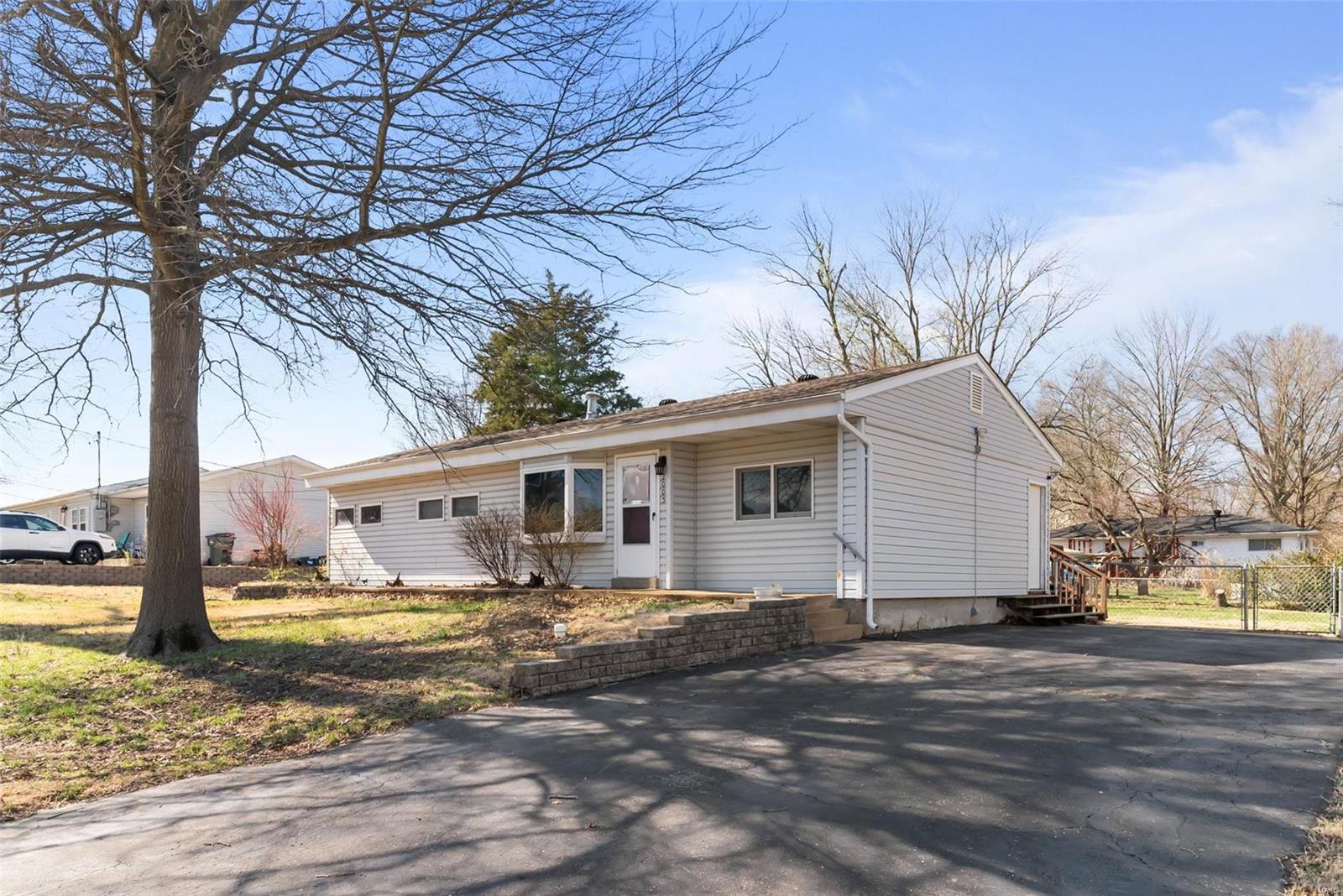 2005 Maple Lane Arnold, MO 63010 - Photo 2 of 40