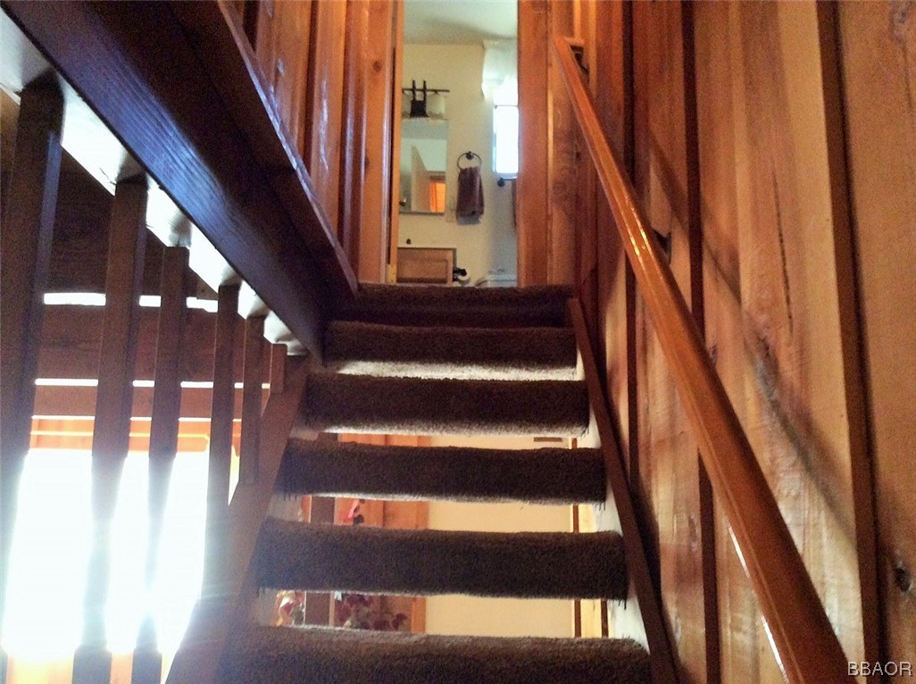422 Riverside Avenue Sugarloaf, CA 92386 - Photo 9 of 16 Gallery Image 9