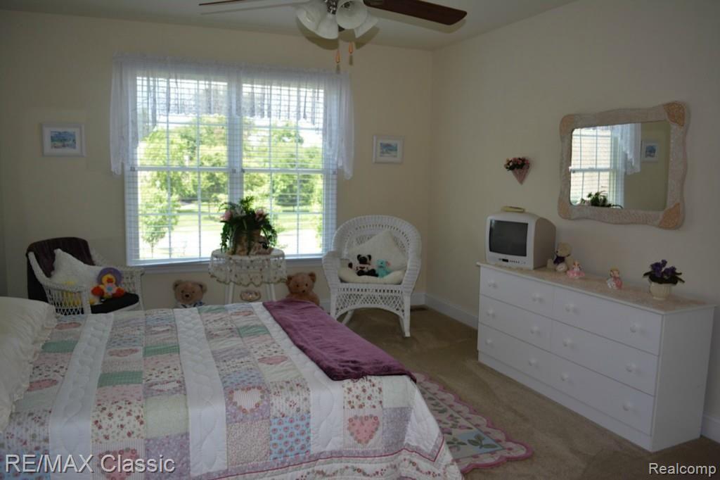 24855 Reeds Pointe Drive Novi, MI 48374 - Photo 21 of 29 BEDROOM2.jpg