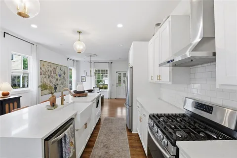$566,000 | 2108 Washington Avenue, Fort Worth, TX 76110