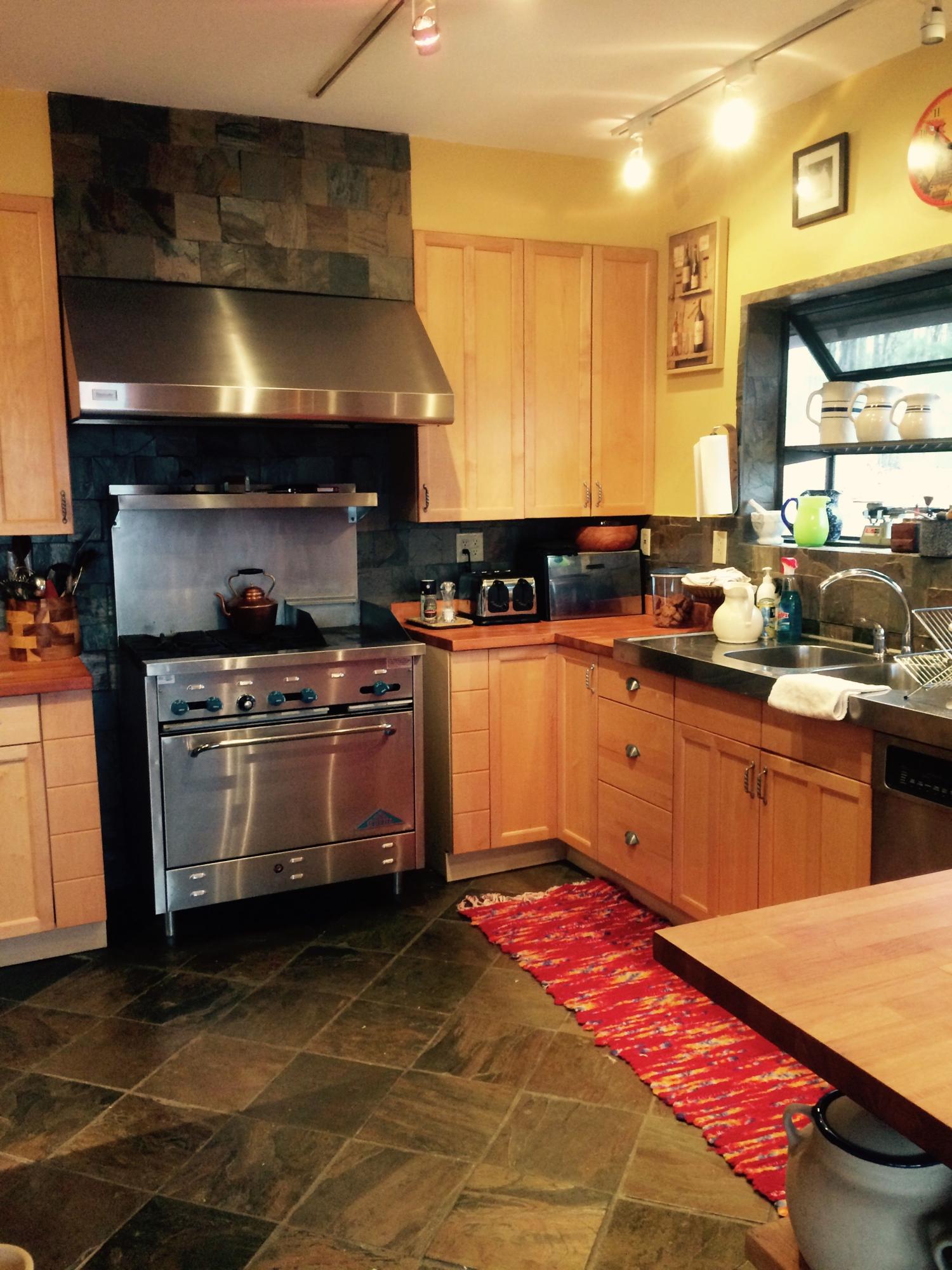 3554 Valley View Road Crossville, TN 38572 - Photo 13 of 31 kitchen2.jpg