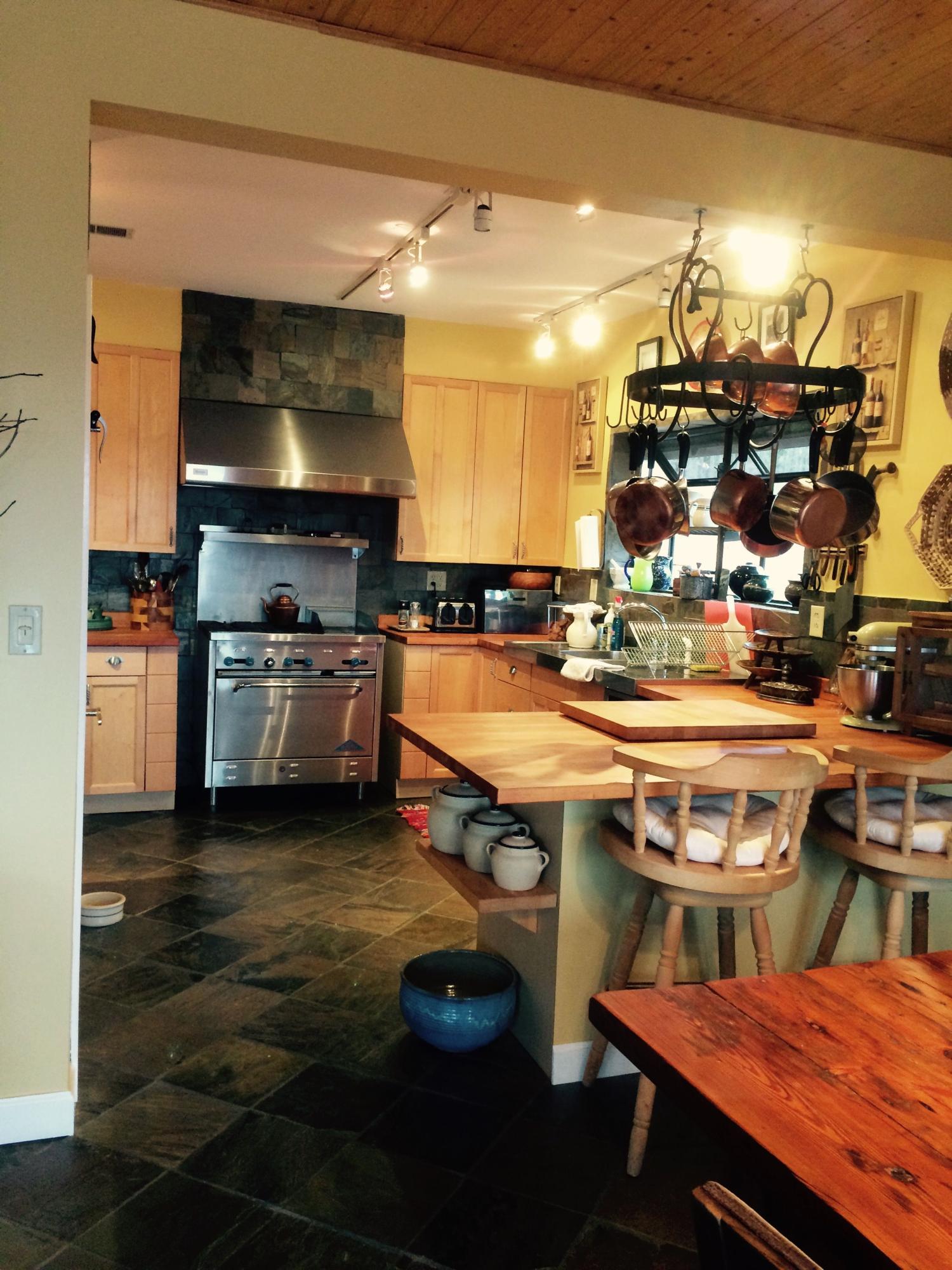 3554 Valley View Road Crossville, TN 38572 - Photo 14 of 31 kitchen4.jpg