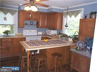 719 New London Road Newark, DE 19711 - Photo 3 of 12 Kitchen