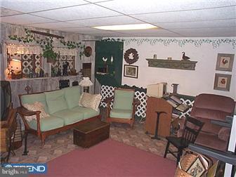 719 New London Road Newark, DE 19711 - Photo 6 of 12 Family Room