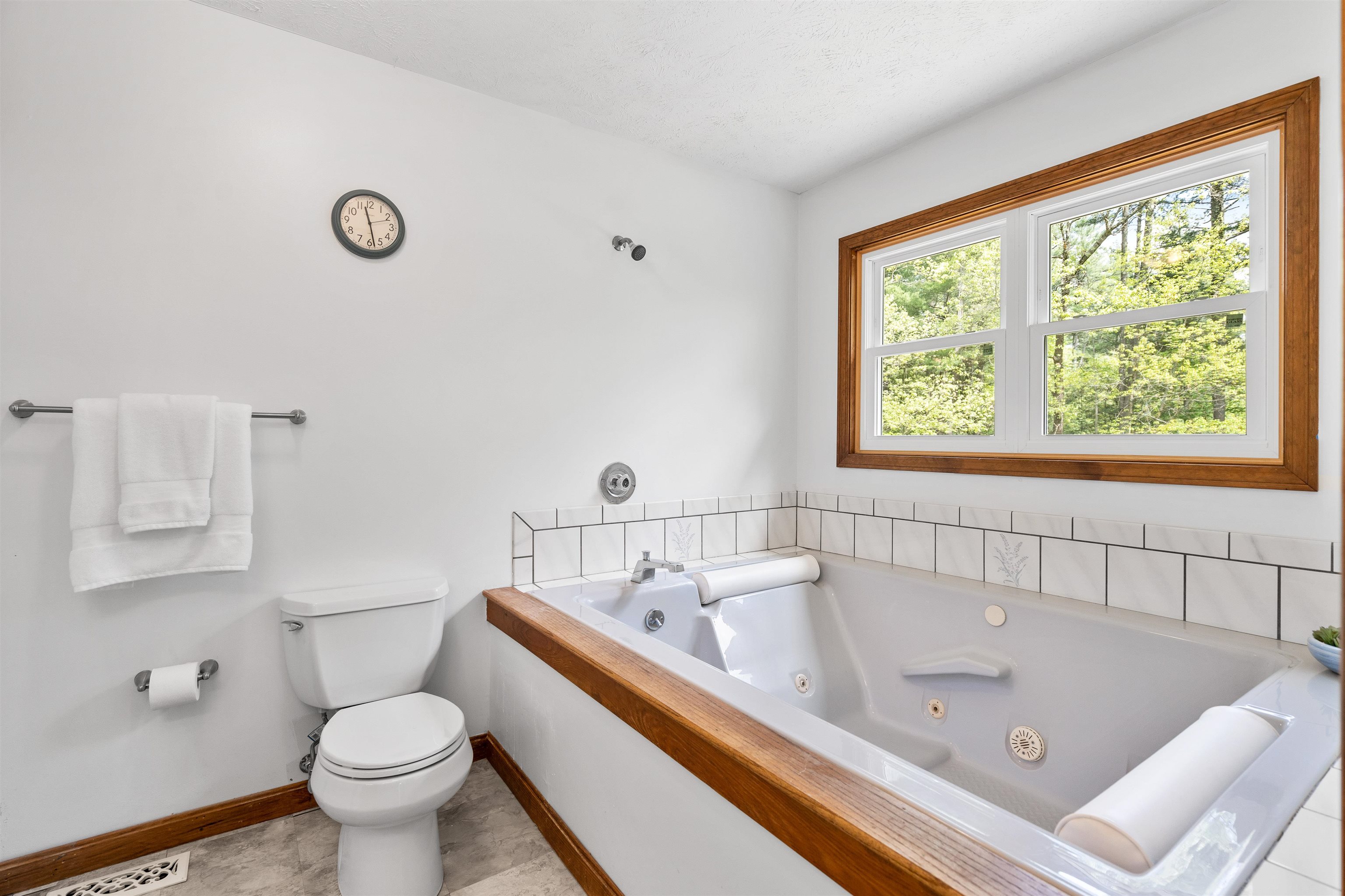 496 Boston Post Road Amherst, NH 03031 - Photo 21 of 31