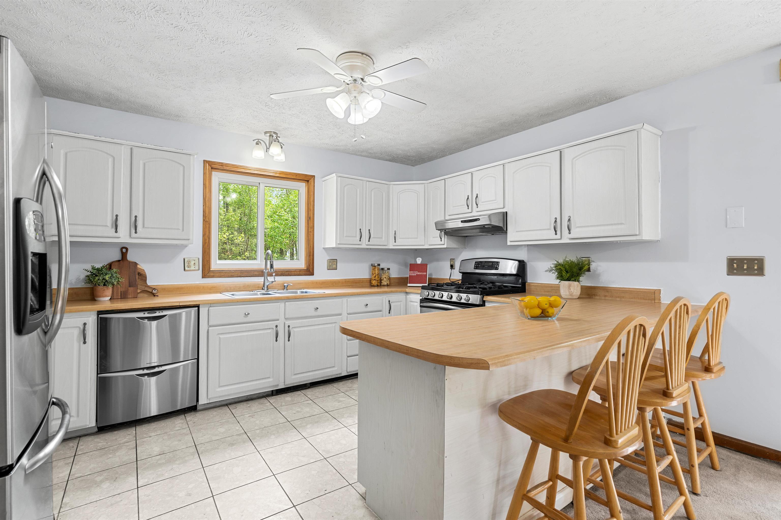 496 Boston Post Road Amherst, NH 03031 - Photo 7 of 31