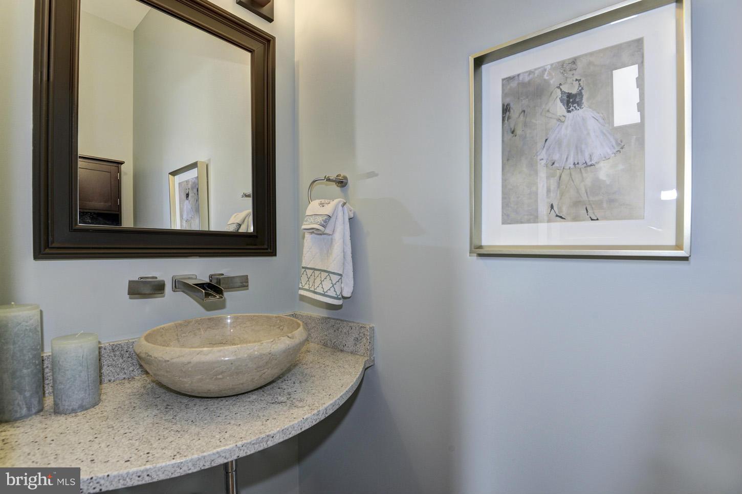4805 Edgefield Road Bethesda, MD 20814 - Photo 14 of 30 Bath