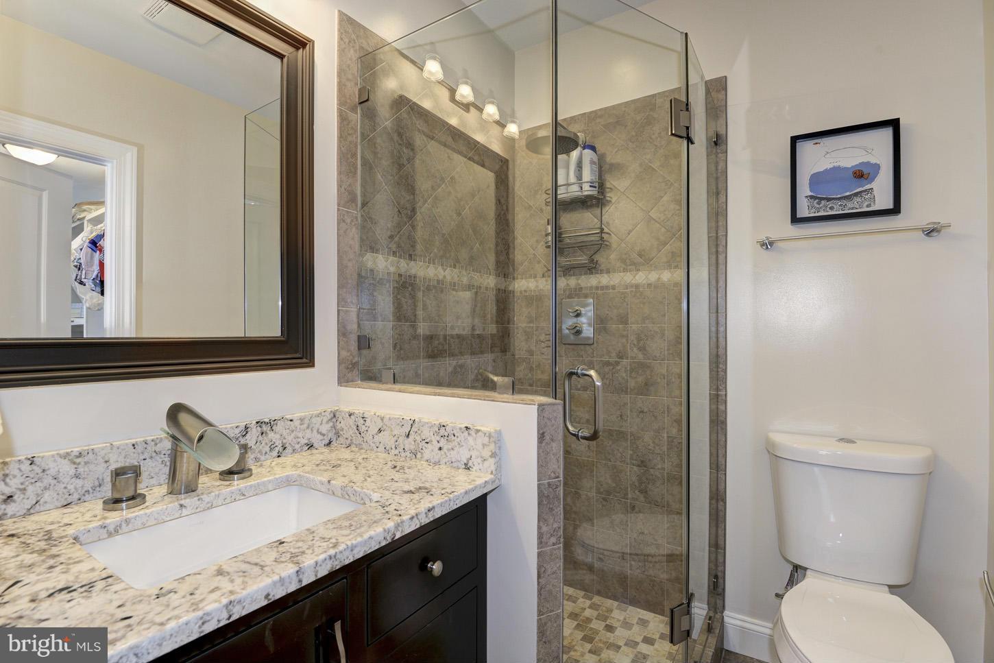 4805 Edgefield Road Bethesda, MD 20814 - Photo 22 of 30 Bath