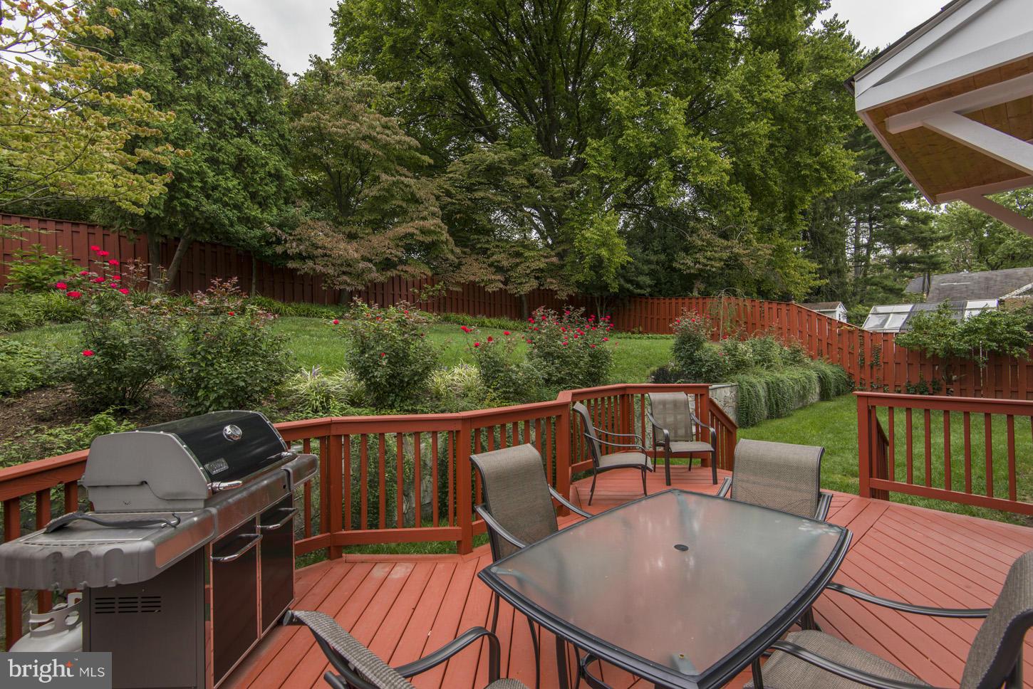 4805 Edgefield Road Bethesda, MD 20814 - Photo 29 of 30 Exterior (Rear)