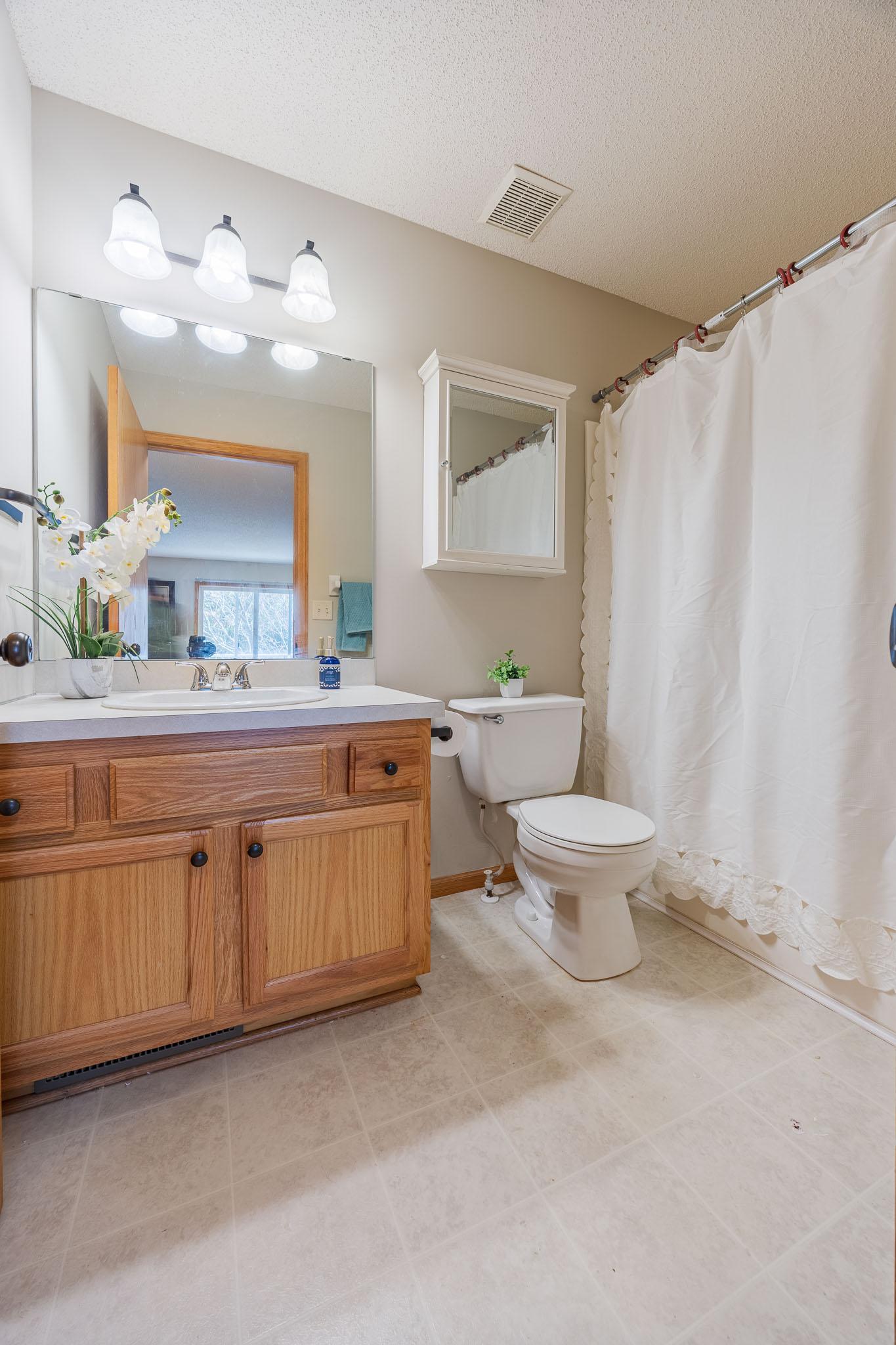 1555 County Rd D East, Unit B Maplewood, MN 55109 - Photo 8 of 27 Gallery Image 8