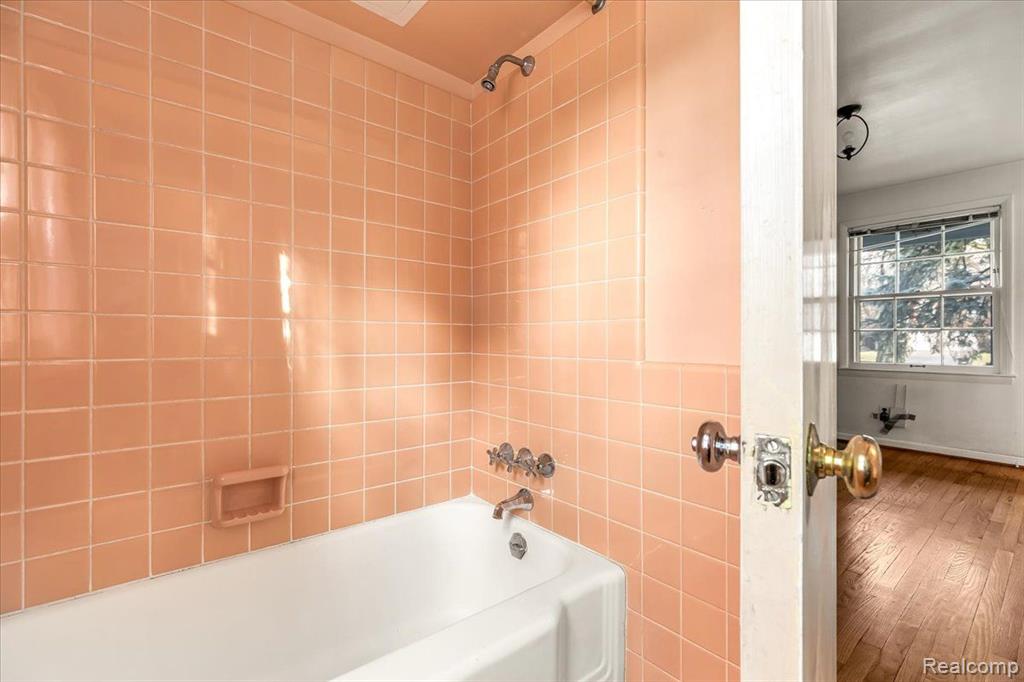 125 Stephens Road Grosse Pointe Farms, MI 48236 - Photo 32 of 50