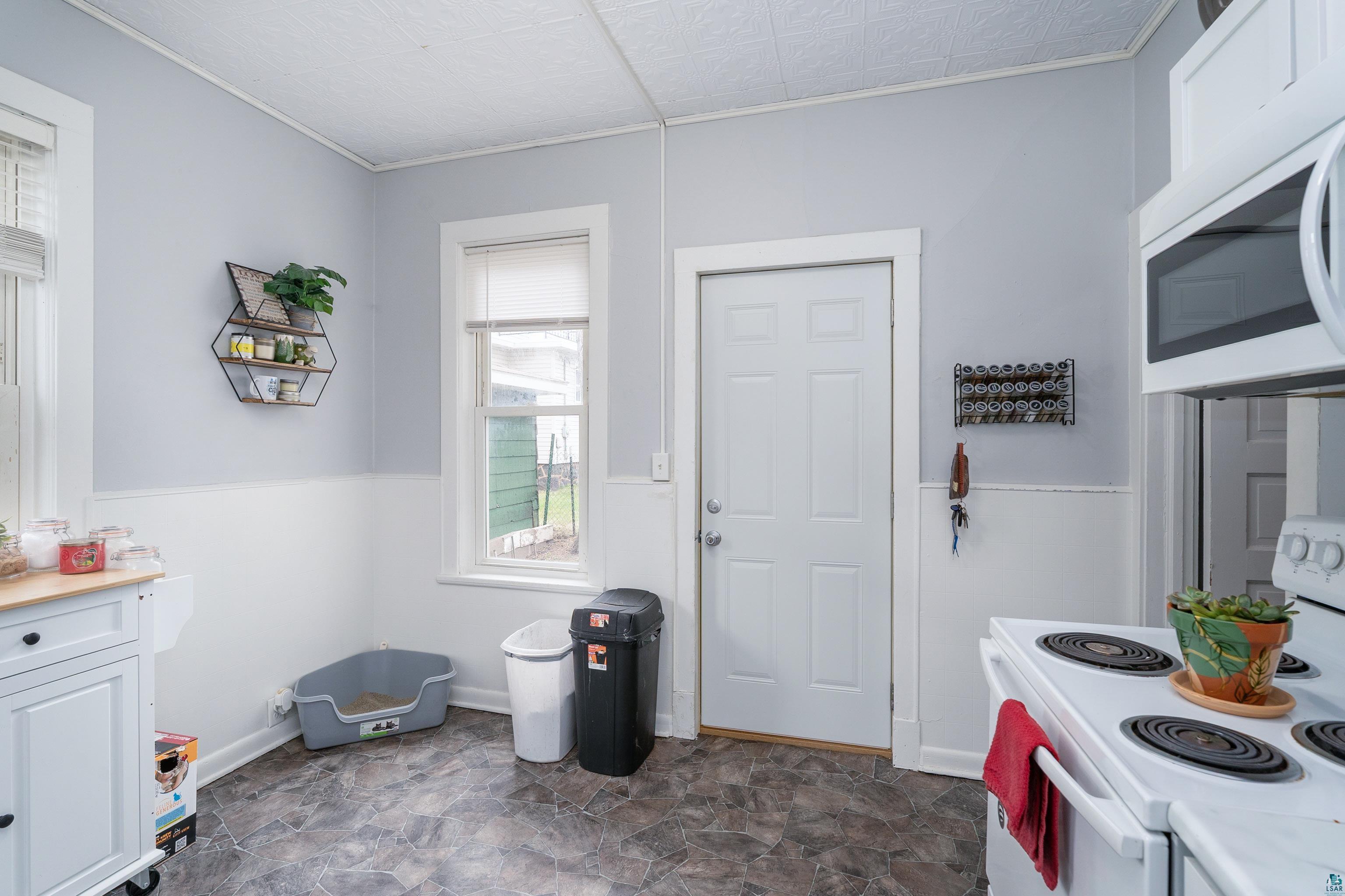 3019 Restormel Street Duluth, MN 55806 - Photo 5 of 40