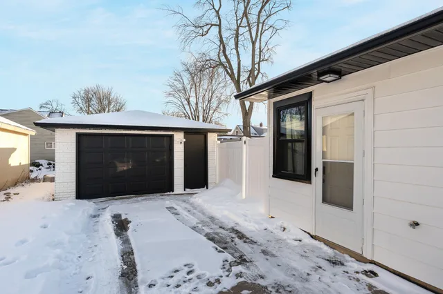 $224,900 | 913 Jefferson Street, Menasha, WI 54952