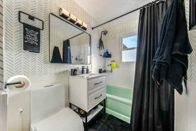 $224,900 | 913 Jefferson Street, Menasha, WI 54952