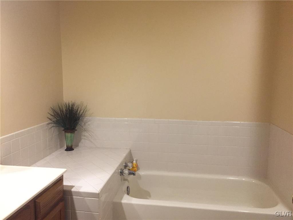 1292 Forest Road Whitehall, PA 18052 - Photo 12 of 20 Gallery Image 12