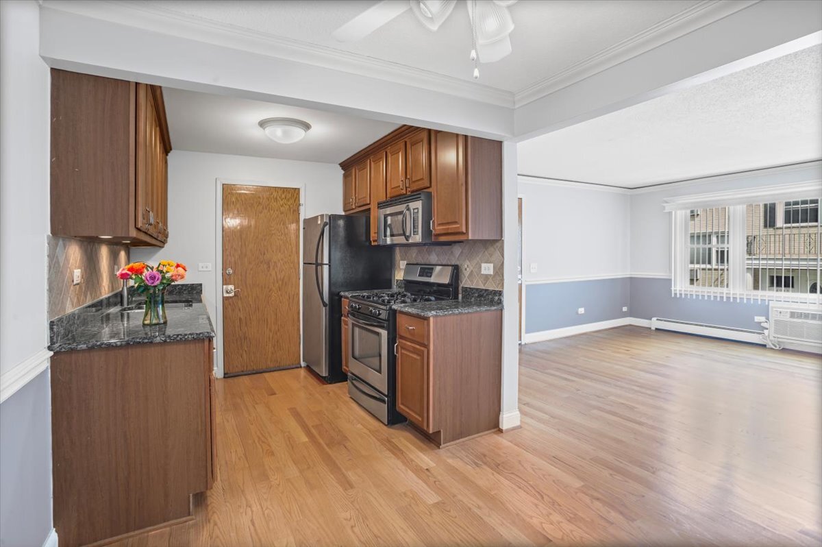 4931 North East River Road, Unit 2A Norridge, IL 60706 - Photo 4 of 10