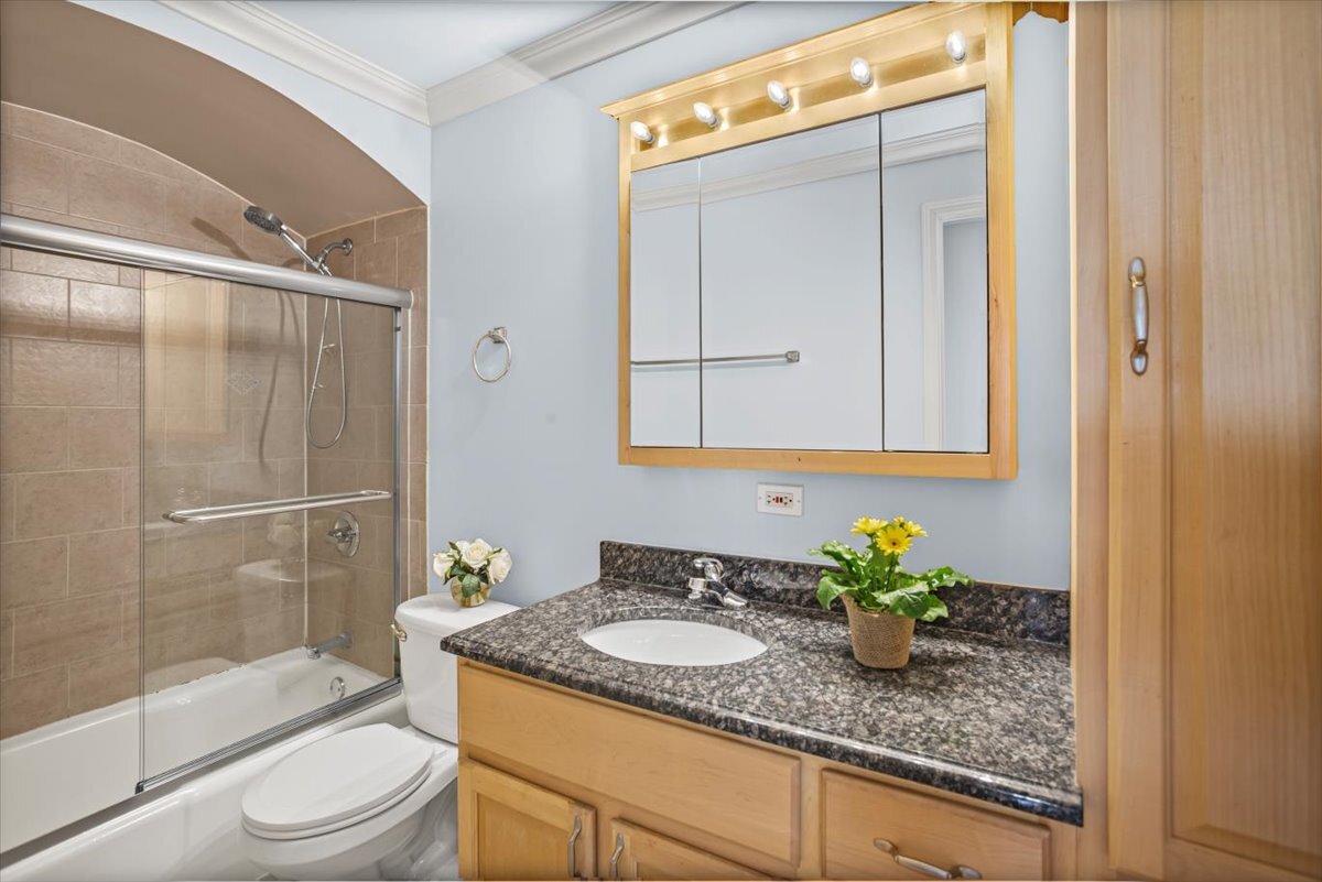 4931 North East River Road, Unit 2A Norridge, IL 60706 - Photo 9 of 10