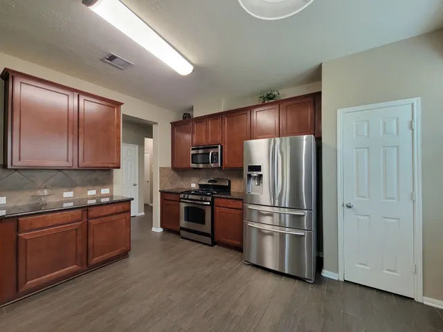 $2,900 | 805 Arlington Pointe Drive, League City, TX 77573