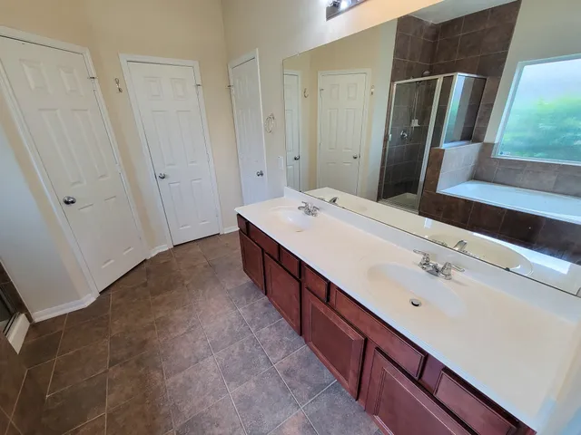 $2,900 | 805 Arlington Pointe Drive, League City, TX 77573