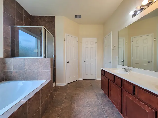 $2,900 | 805 Arlington Pointe Drive, League City, TX 77573