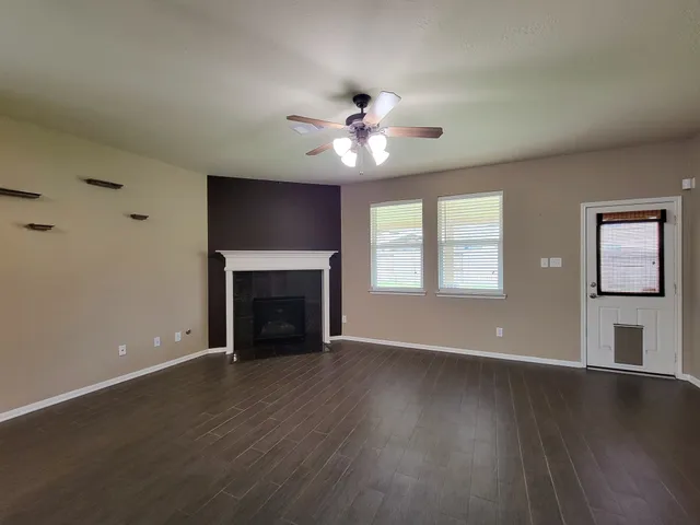 $2,900 | 805 Arlington Pointe Drive, League City, TX 77573