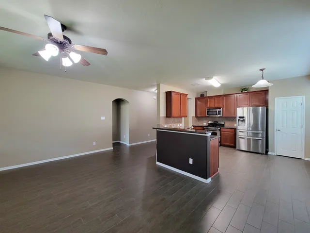 $2,900 | 805 Arlington Pointe Drive, League City, TX 77573