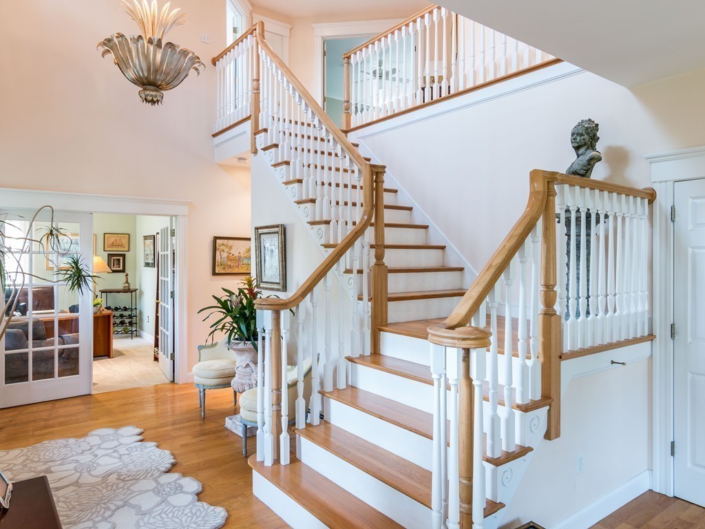 53 Grapevine Road Gloucester, MA 01930 - Photo 4 of 27