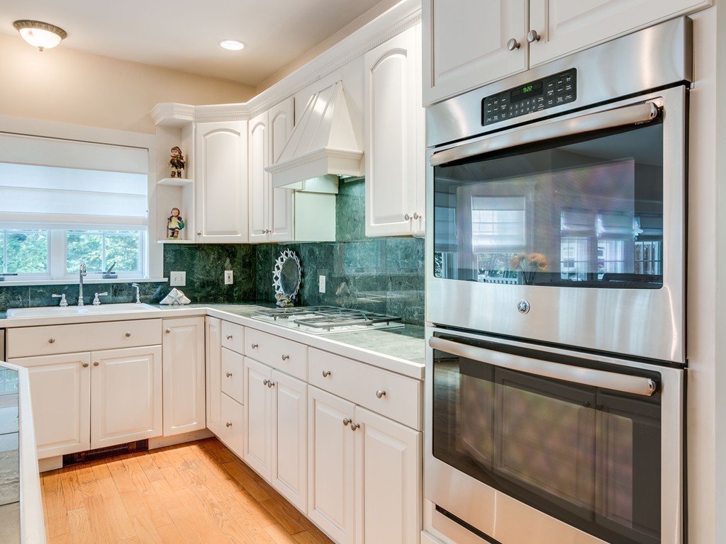 53 Grapevine Road Gloucester, MA 01930 - Photo 8 of 27
