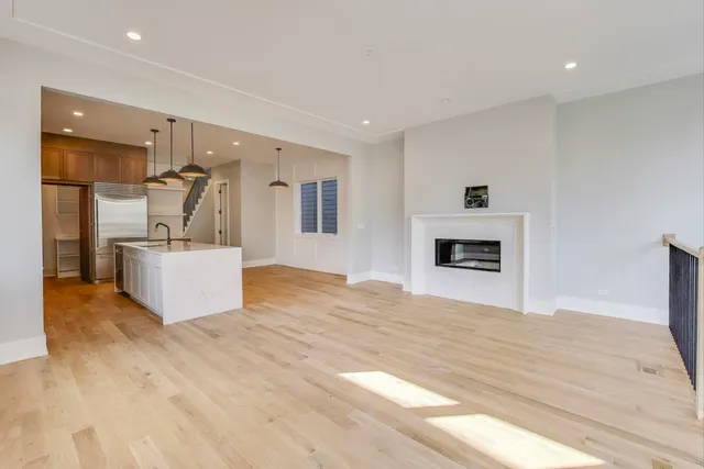 $1,399,000 | 3929 North Francisco Avenue, Chicago, IL 60618