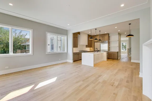 $1,399,000 | 3929 North Francisco Avenue, Chicago, IL 60618