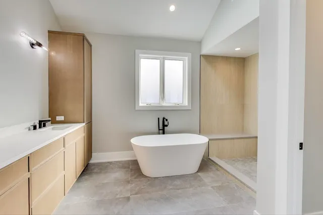 $1,399,000 | 3929 North Francisco Avenue, Chicago, IL 60618