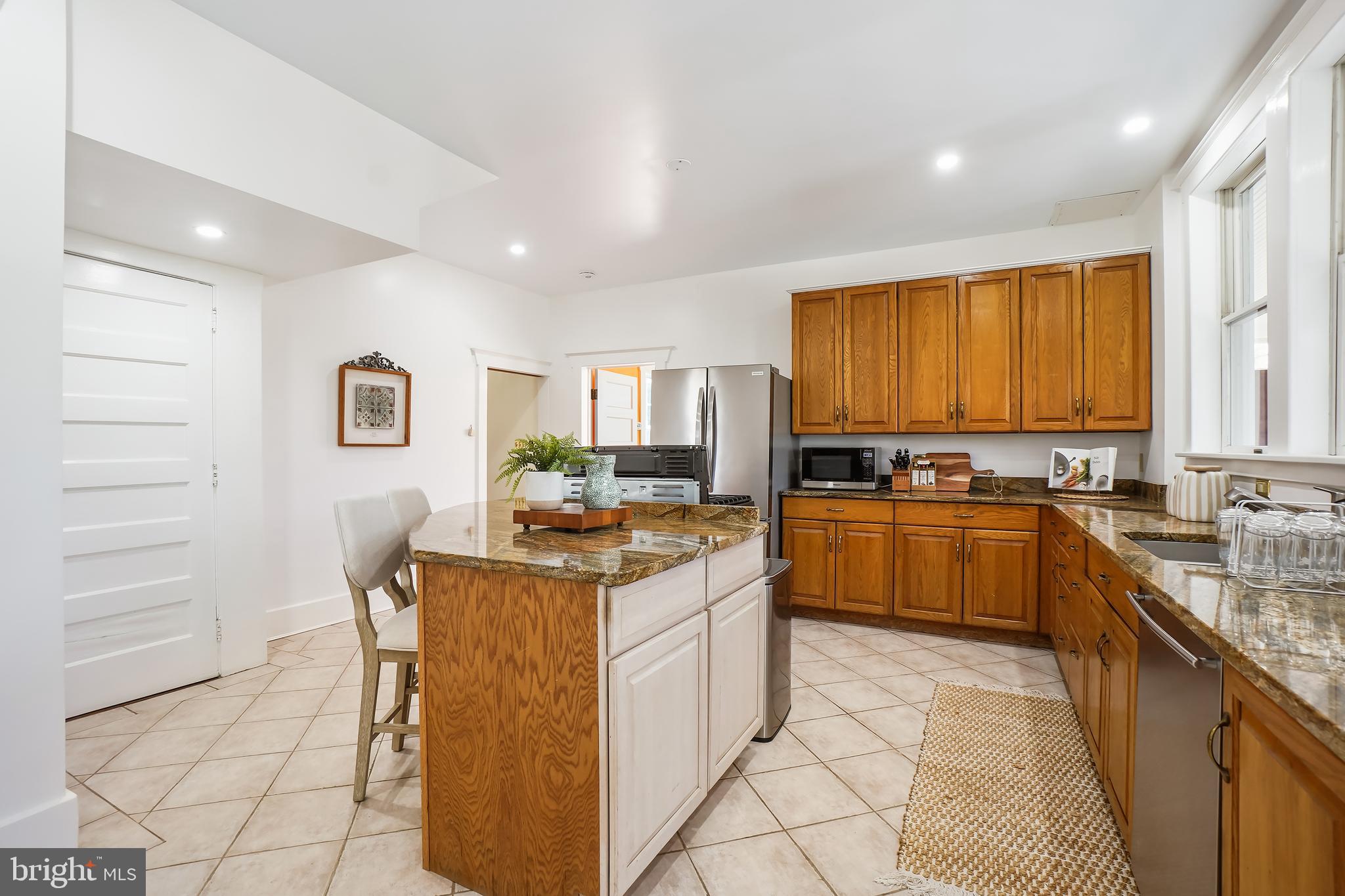 7212 Blair Road Northwest Washington, DC 20012 - Photo 13 of 55 Granite Counters