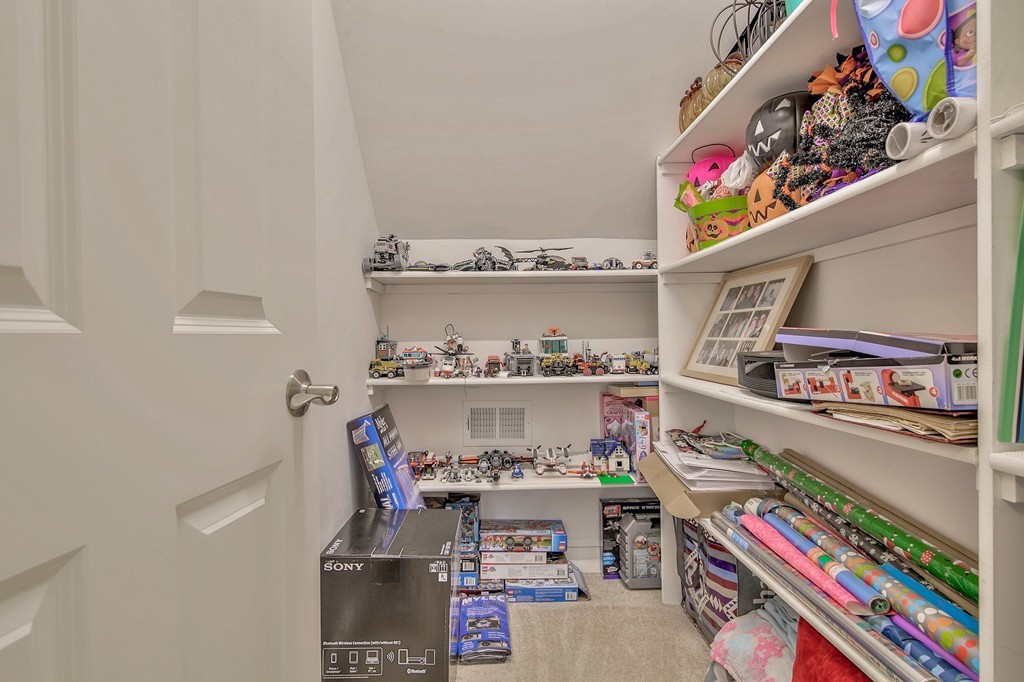 11 Pembrook Road North Andover, MA 01845 - Photo 23 of 29 Gallery Image 23