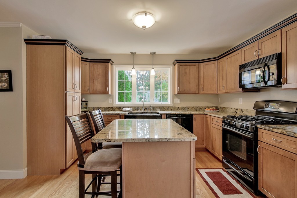 11 Pembrook Road North Andover, MA 01845 - Photo 4 of 29 Gallery Image 4
