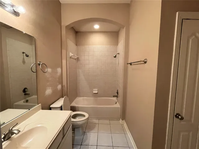 $2,550 | 3305 Knollcrest Lane, Pearland, TX 77584