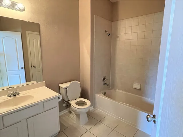 $2,625 | 3305 Knollcrest Lane, Pearland, TX 77584