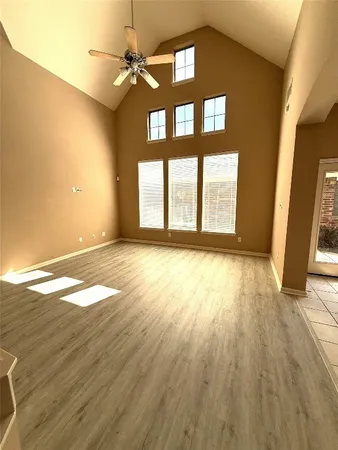 $2,450 | 3305 Knollcrest Lane, Pearland, TX 77584