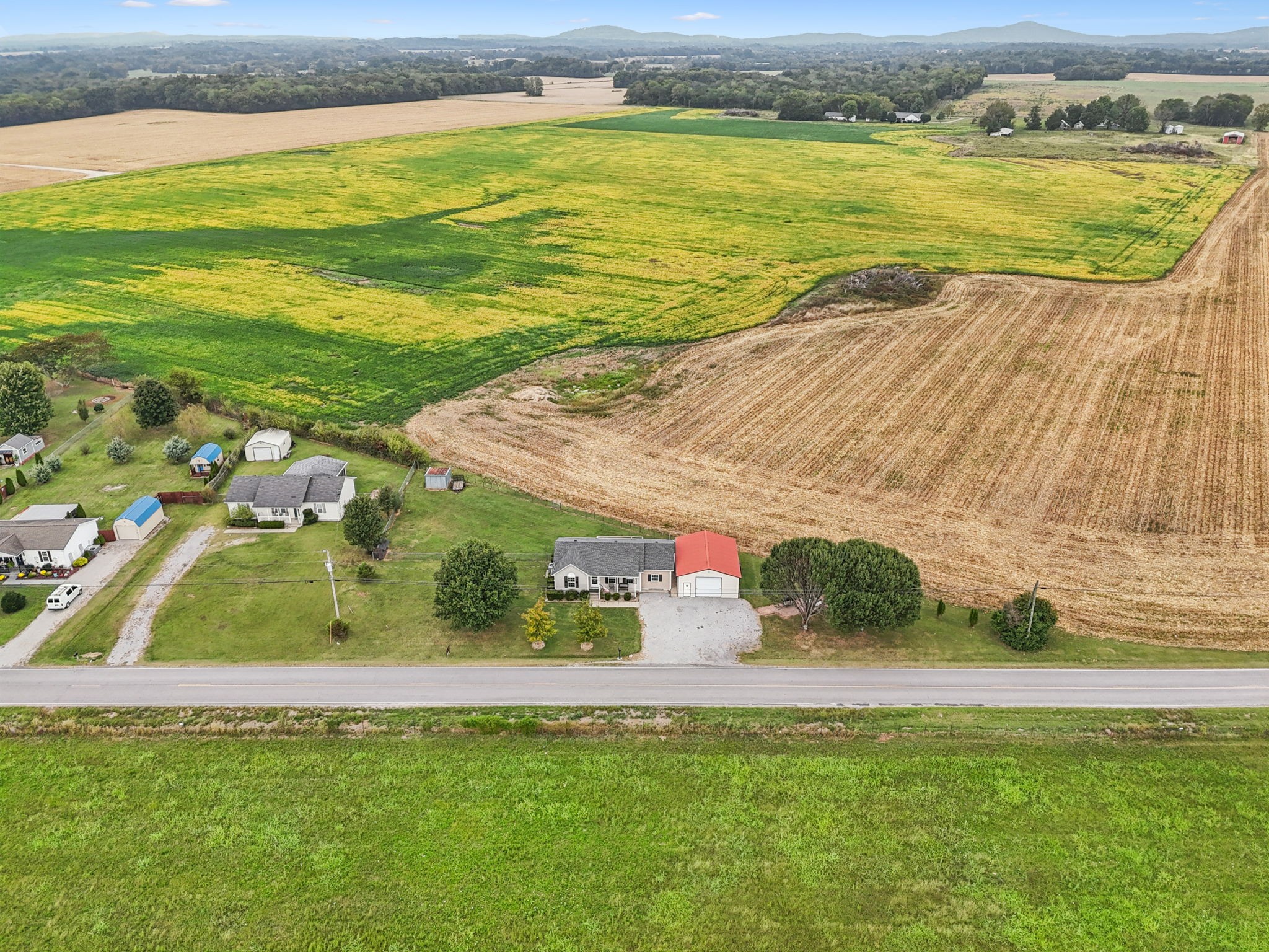 1547 Longview Road Unionville, TN 37180 - Photo 36 of 41 a view of an ocean and a beach