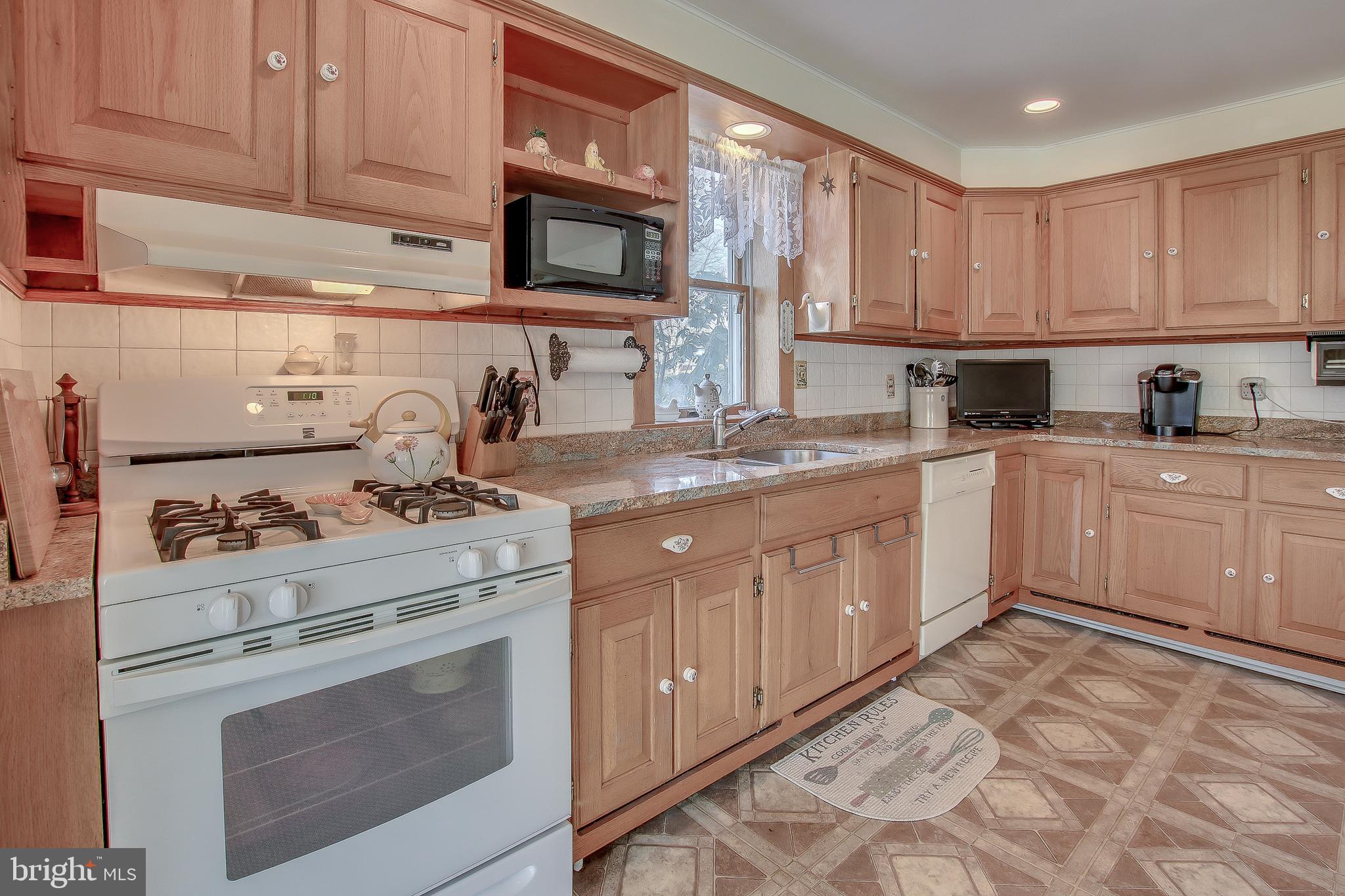 176 Valley Road Warrington, PA 18976 - Photo 8 of 31