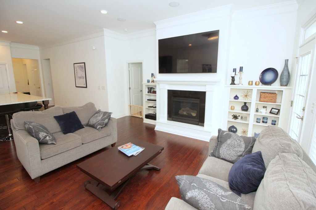 1557 Fullerton Place Raleigh, NC 27607 - Photo 18 of 25 Den/Family/Great Room