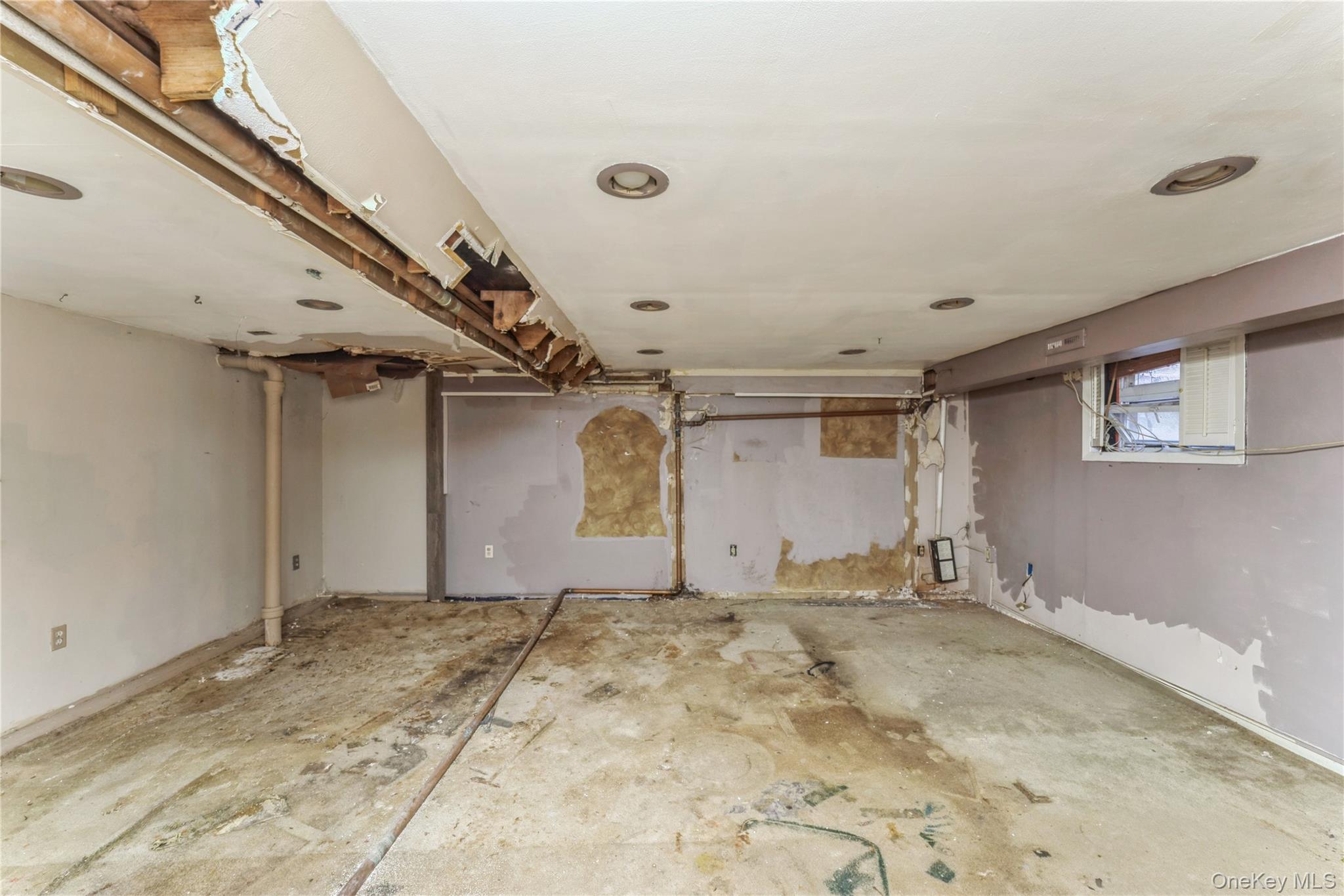 192 Brixton Road South Garden City, NY 11530 - Photo 15 of 28