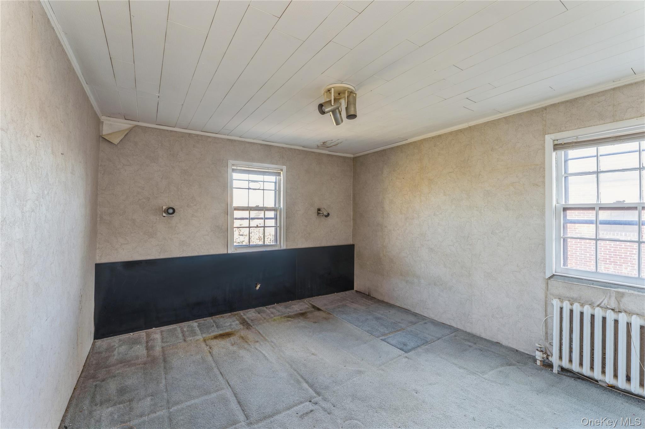 192 Brixton Road South Garden City, NY 11530 - Photo 17 of 28