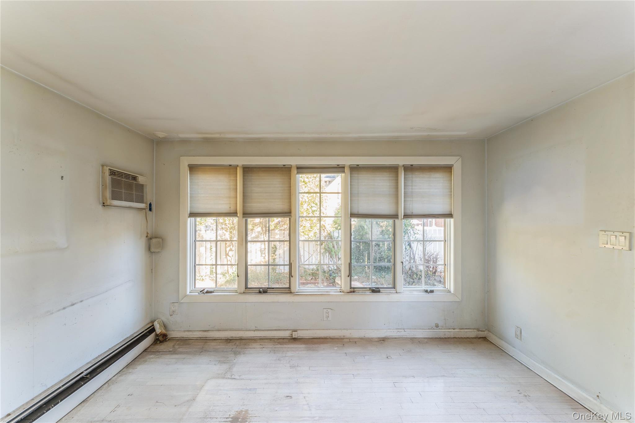 192 Brixton Road South Garden City, NY 11530 - Photo 24 of 28